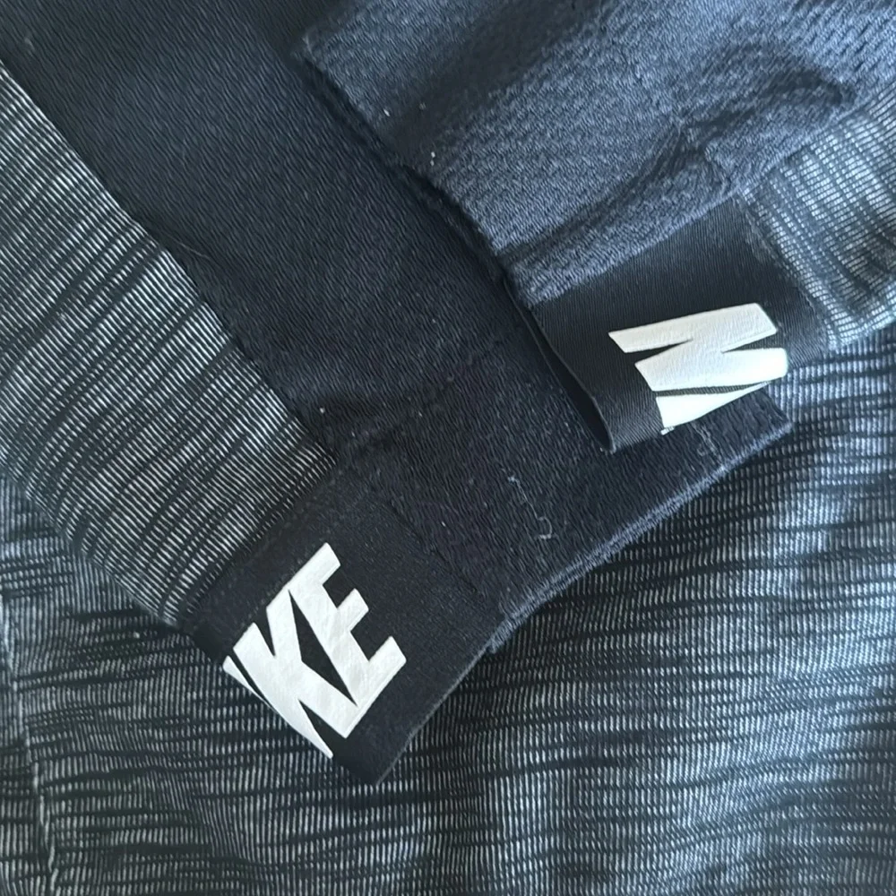 Nike pullover - Picture 4 of 4